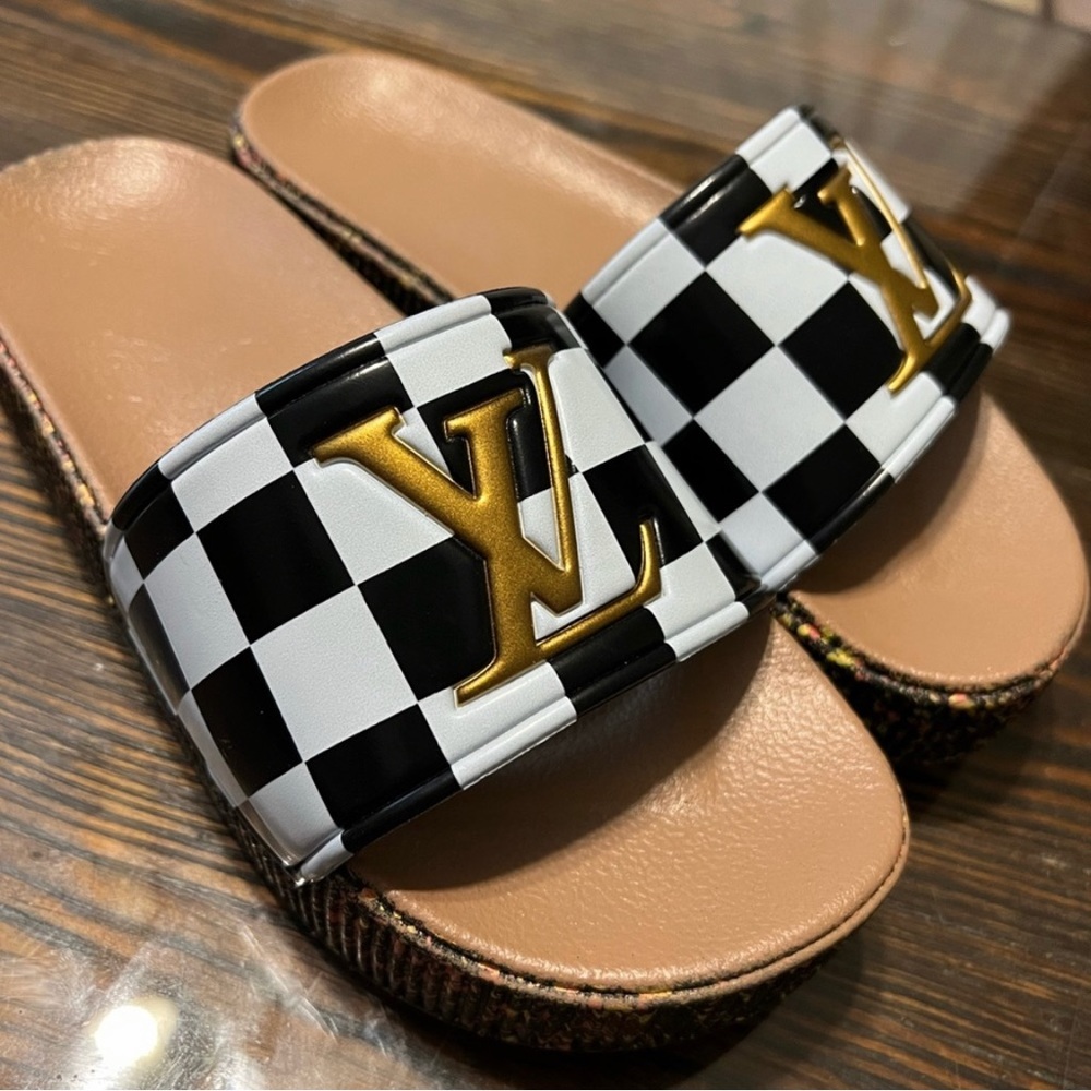 🆕 Platform Slide Sandals Size 7